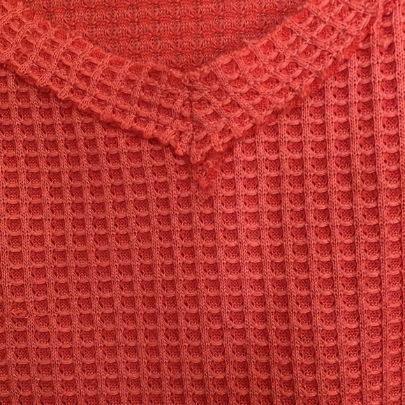 Ladies Long Sleeve V Neck Waffle Knit Top - Picture 2 of 13